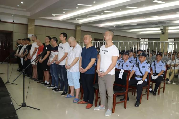 应城首次公开开庭审理涉黑涉恶案件现场曝光