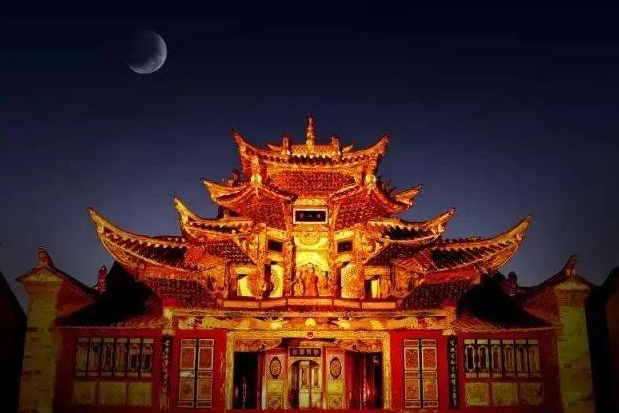 钱王之乡的会泽古城素有天南铜都之称钱币随处可见