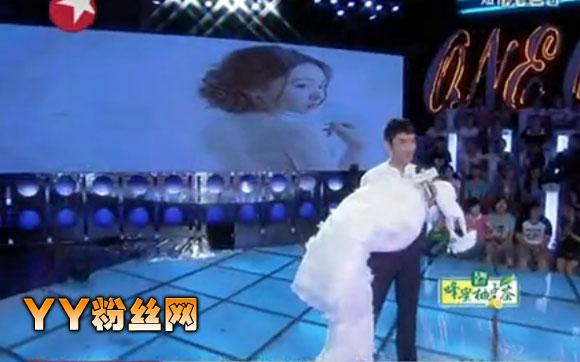 【杨弘和谁牵手了】最新百里挑一杨弘牵手成功