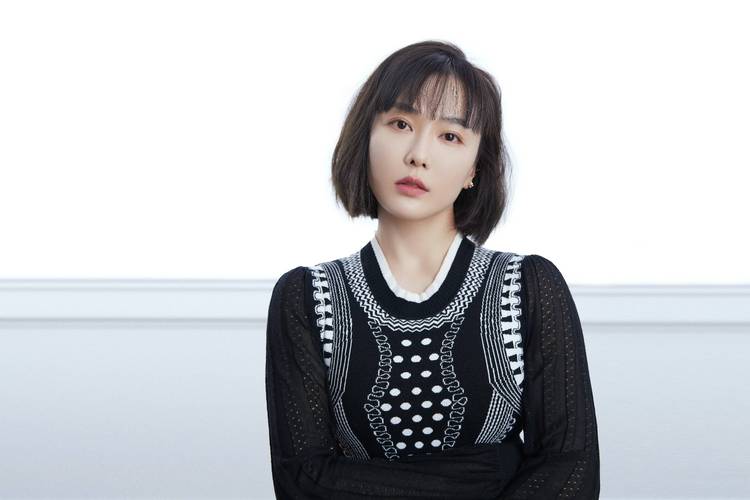 抢梅婷"未婚夫"不惧被骂 张姝《不惑之旅》又美又飒