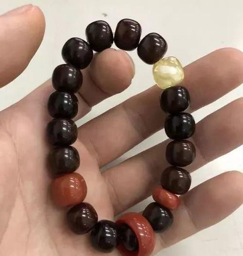 库克老型桶单圈,搭配南红配饰,玻璃底的颜色是不是很美?