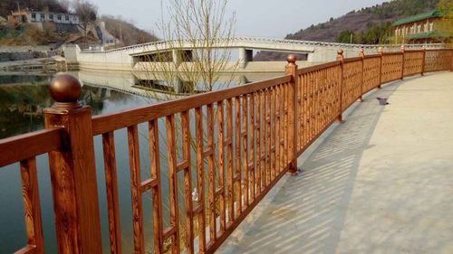 景区护栏木纹漆效果