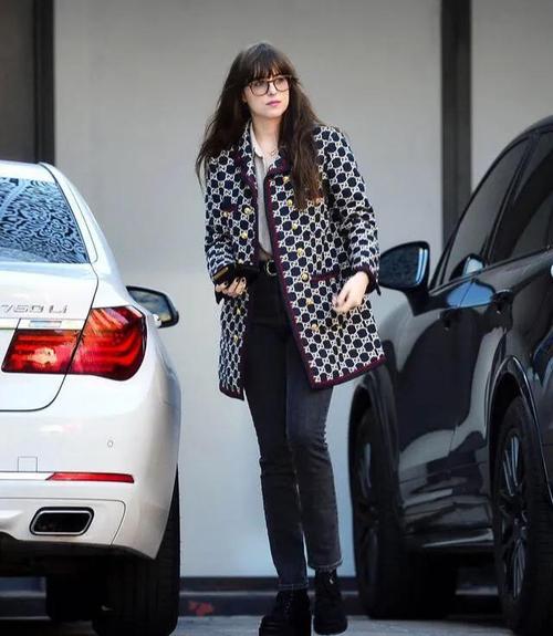 达科塔约翰逊由内而外散发迷人风韵的骨相美女神