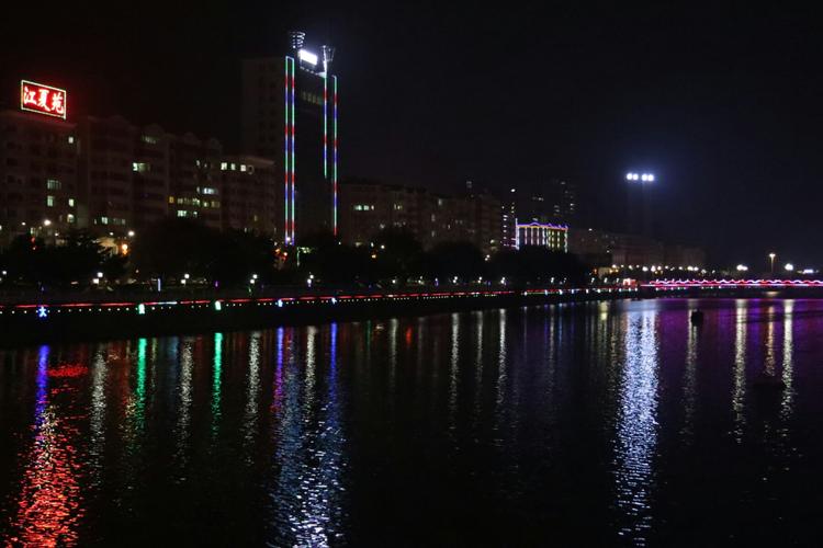 广东粤北小城南雄市,市区夜景