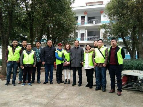 今天在新沟新建小学出现这样一批人.