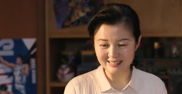 电视剧上游夏小橘妈妈冯克毓扮演者郑卫莉剧照图片