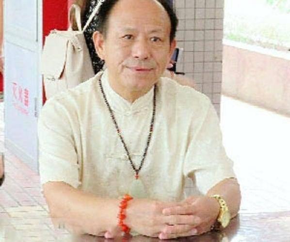书法家王安平--古朴自然 追求遒劲