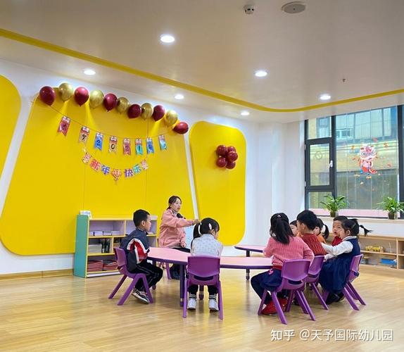 我们的大脑分为左脑与右脑,全脑开发不仅可以提高孩子的专注力,思维力