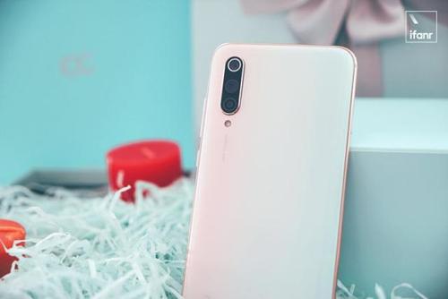 小米cc9 美图定制版图赏:甜腻的少女幻梦