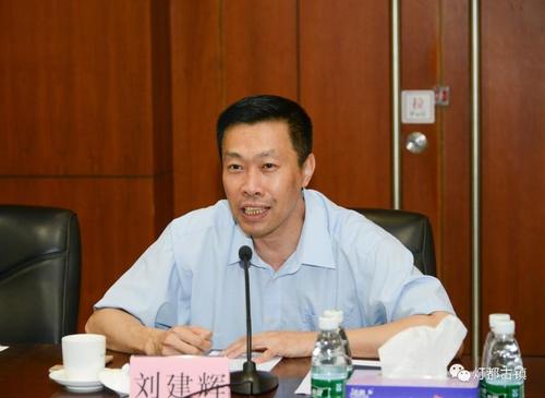 刘建辉透露,古镇作为知识产权强镇,预计2018年专利申请量突破万件.