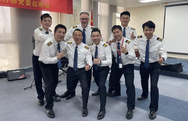 天津航空飞行员左鹏飞责任大于天严守底线助力新海航扬帆起航