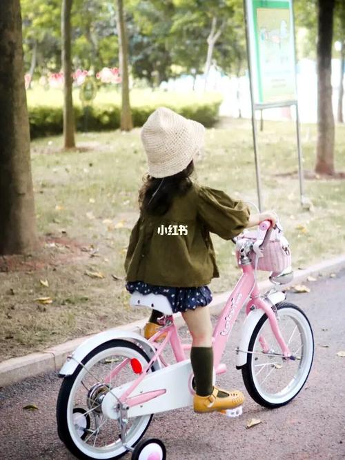 孩子骑自行车的好处都有哪 些~_骑车_自行车_运动_户外_亲子_糯米