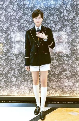 周冬雨,李宇春的时髦感,竟然全靠这个不起眼的小心机?