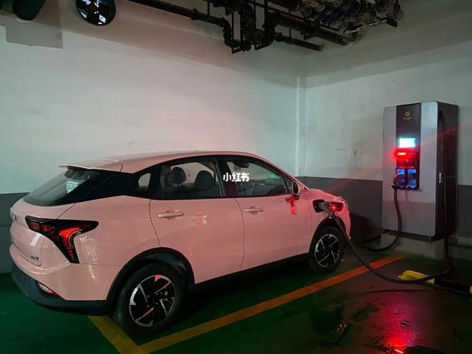 【哪吒v充电91】99星星充电桩两年免费充电