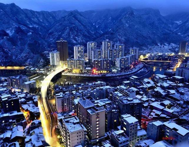 美图| 一场飞雪降临,城口县城银装素裹,美如童话世界