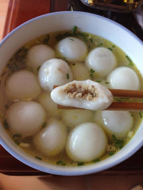 盘点贵州人气超高的街头小吃 鸡肉汤圆——鸡肉汤圆是贵州