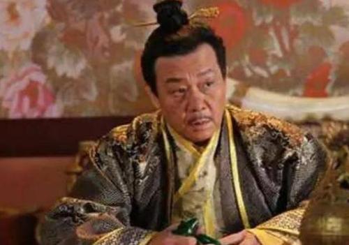 传说杨坚长相丑陋,母亲看了惊恐万分,女尼称有龙相