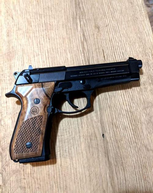 最喜欢的1911a1手枪