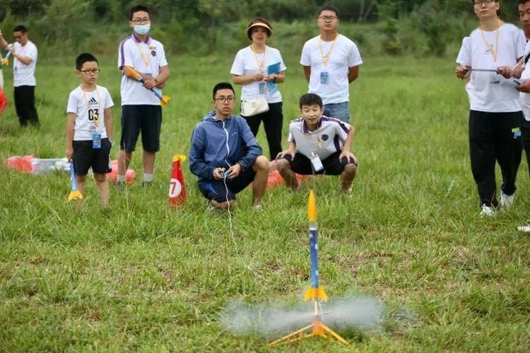 筑飞翔之梦启航空之旅丨300余名航模爱好者竞逐天空