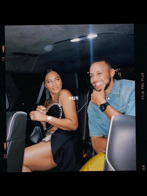 库里95阿耶莎完美爱情_库里_库里和阿耶莎的爱情_体育运动_篮球