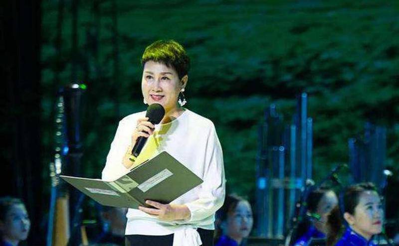 张凯丽 在今年央视元宵节特别节目中,全国政协委员,著名演员张凯丽