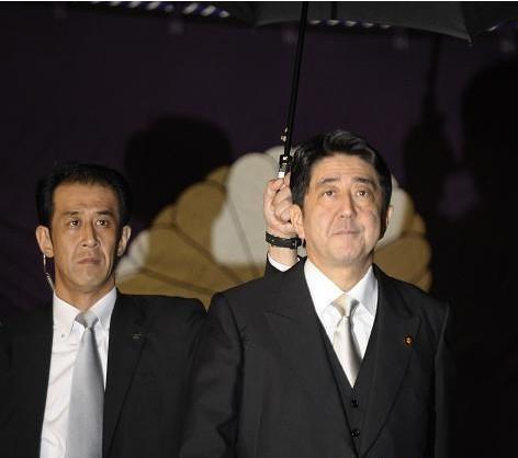 安倍晋三称后悔任首相时没参拜靖国神社