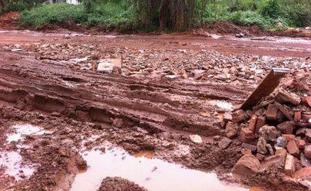 识破网络诈骗  热心网友   2018-03-19   展开全部 坑坑洼洼的意思是