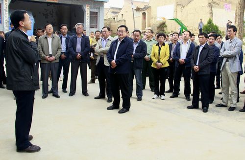 张家川县召开"党员活动日"现场推进会(组图)