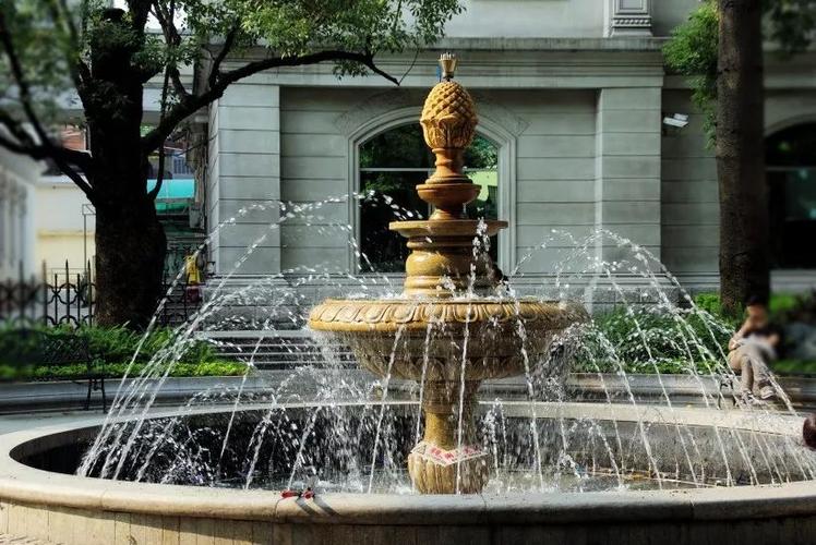 西洋园林建筑中的景观水法人工喷泉