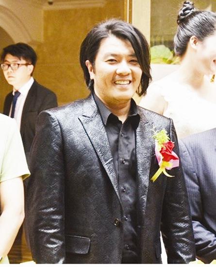 歌手阿杜变老板身材发福 网友大呼"快认不出"(图)