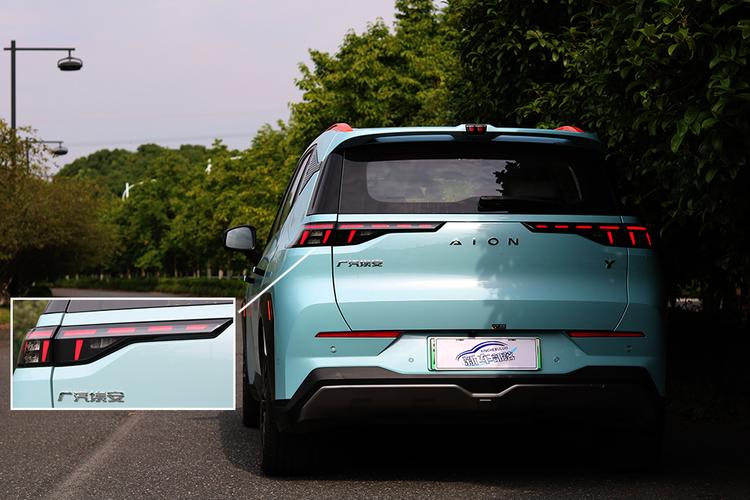 10万级年轻化市场的"爆款"车型 广汽埃安aion y评测