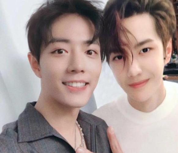 肖战王一博粉丝花400万买一个花絮,网友:人傻钱多,还总背锅