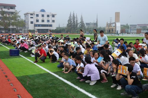 地震应急疏散演练方案 - 胡集初中 - 海安县