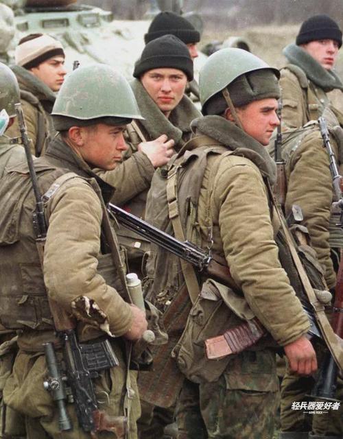 这电影你看过吗1995年格罗兹尼之战营造的战场氛围堪比炼狱