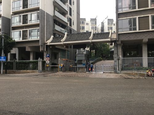 肇庆市端州区星湖大道星湖湾a区地下车位33b号小汽车位