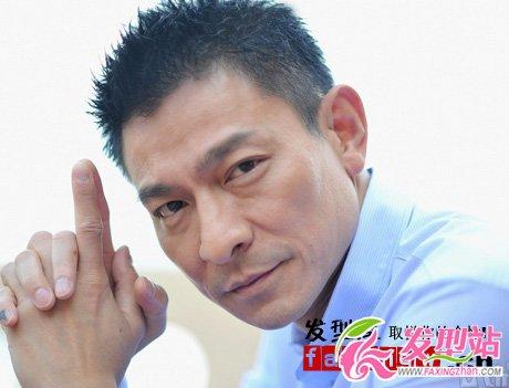 电影桃姐刘德华拍写真男人味碎发发型图片