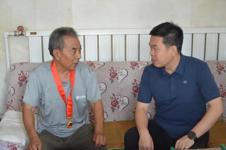 永年区代区长陈涛七一前夕走访慰问老党员