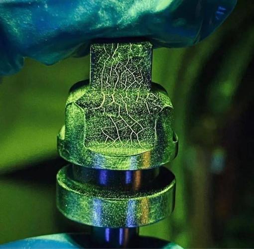 贴图| 荧光磁粉检测密集缺陷显示