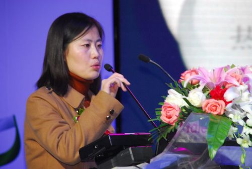 企划部长李彩霞讲解