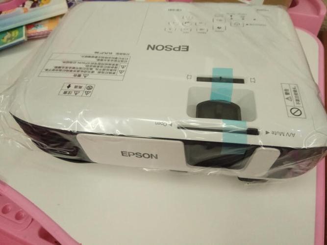 爱普生(epson)cb-s31 办公 投影机 投影仪(svga分辨率 3200流明 hdmi)