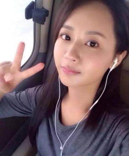 下面这张图应该是真素颜,郡主