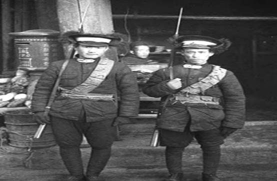 为什么民国时的警察不带手枪要带步枪?原因:经费不够