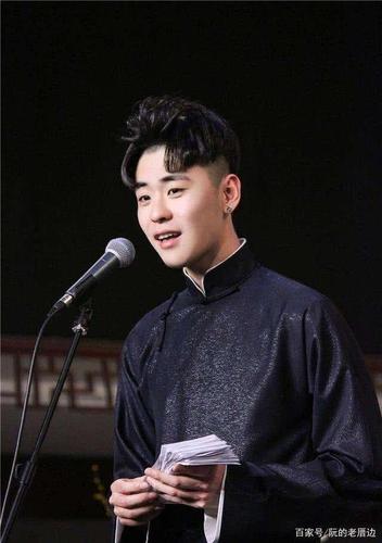 张云雷张云雷是德云社的演员,他的爆红还是因为2016年南京火车站的"一