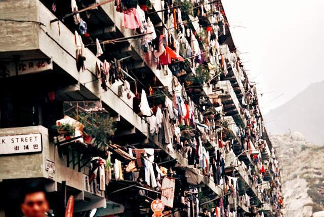 "澳门女赌王",从贫民窟走出嫁给富二代后离婚,至今身家数百亿