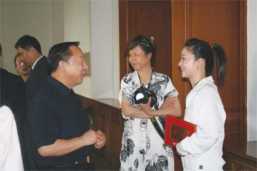 主页 院长活动        与太极操教练,太极拳冠军邱慧芳在一起