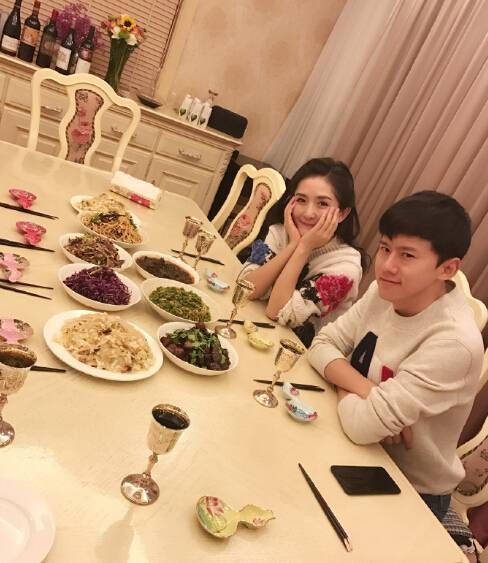 曝佟大为豪宅内景欧式装修风格 谢娜张杰到佟大为家吃饭照片