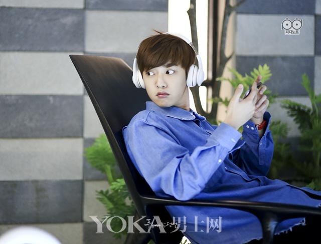 蓝海配角泰吴才是真土豪 戴的耳机都是五位数