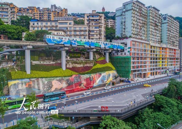 重庆十大必去景点05:重庆李子坝轻轨