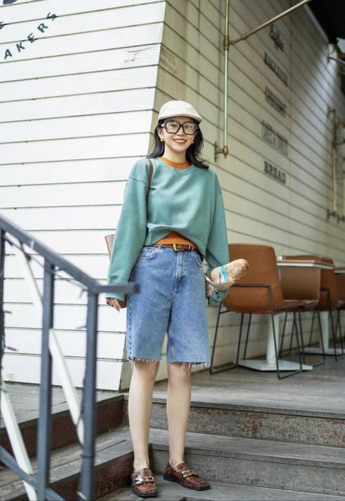 原创"三木"太会穿,秋天刚到就上演"街拍大秀",时髦穿搭值得借鉴