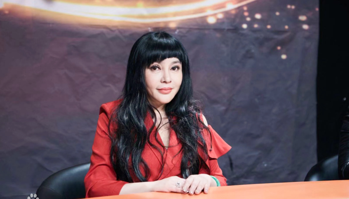 正文   至于今年这一次,千百惠突然发布这样一首《留在成都》的新歌